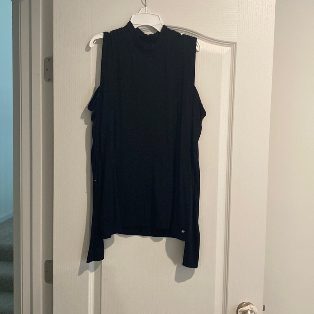 Fabletics Peak a Boo long sleeve